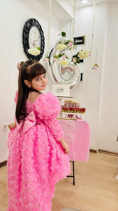Vestido niña rosa flores 3D tutú lazo grande – cumpleaños princesa by Mohini Bebé  